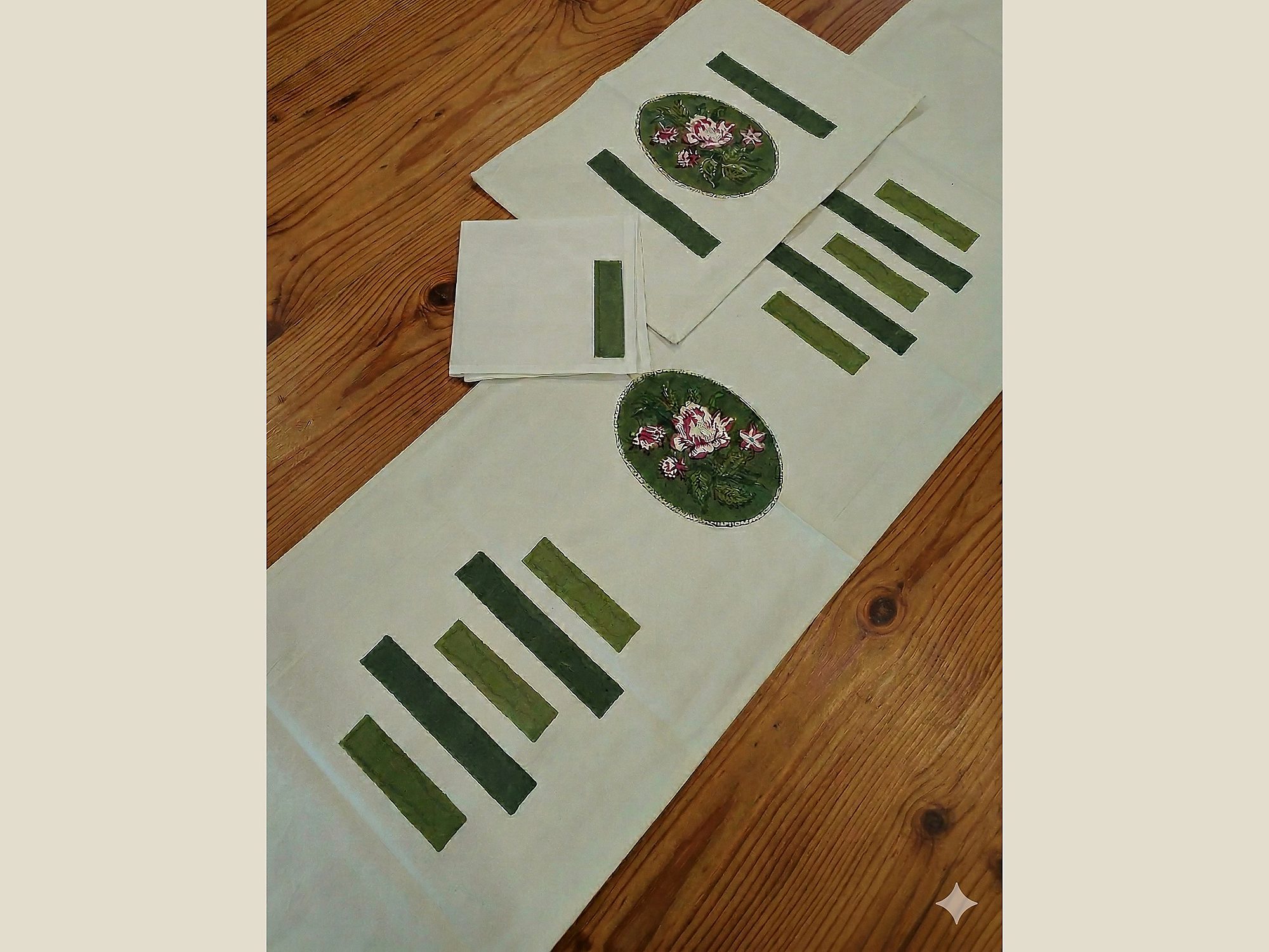 sthiti format: Table Linen Set